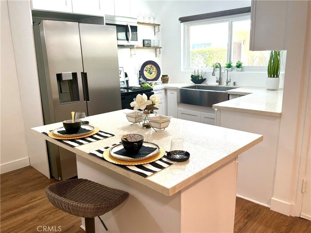 5232 Corteen Place 7, Valley Village, CA 91607