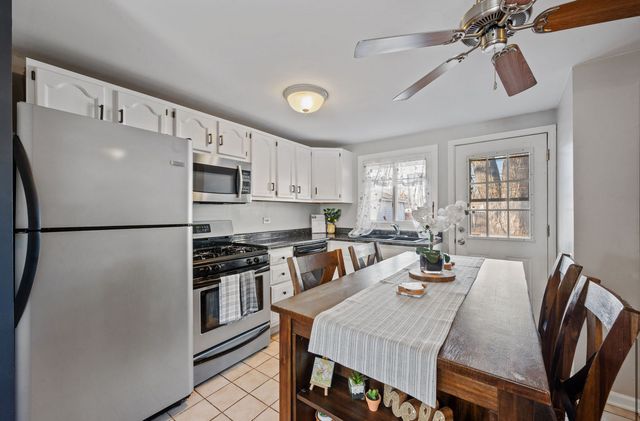 8948 S Main Street, Hometown, IL 60456