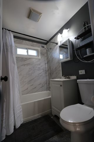 8948 S Main Street, Hometown, IL 60456