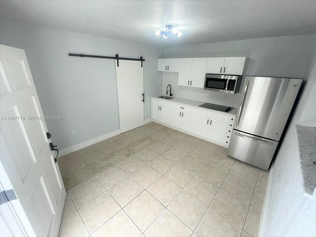 3827 SW 88th Ct, Miami, FL 33165