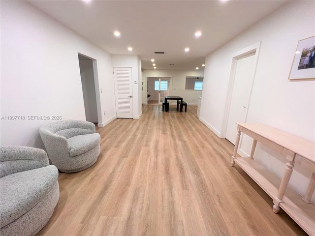 3827 SW 88th Ct, Miami, FL 33165