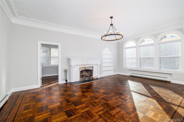 41 W Penn Street Main F, Long Beach, NY 11561