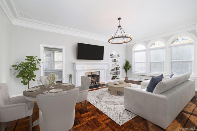 41 W Penn Street Main F, Long Beach, NY 11561