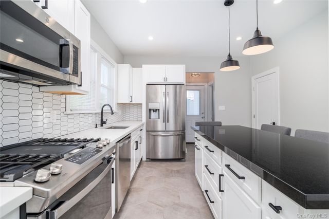 41 W Penn Street Main F, Long Beach, NY 11561