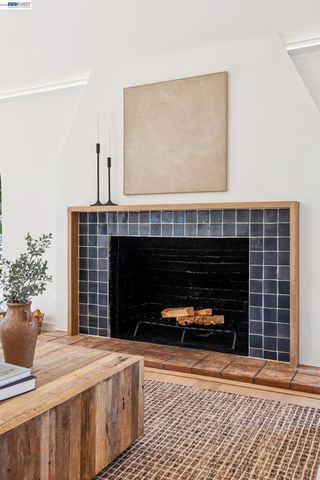 2713 Calhoun Street, Alameda, CA 94501