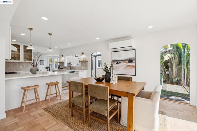 2713 Calhoun Street, Alameda, CA 94501