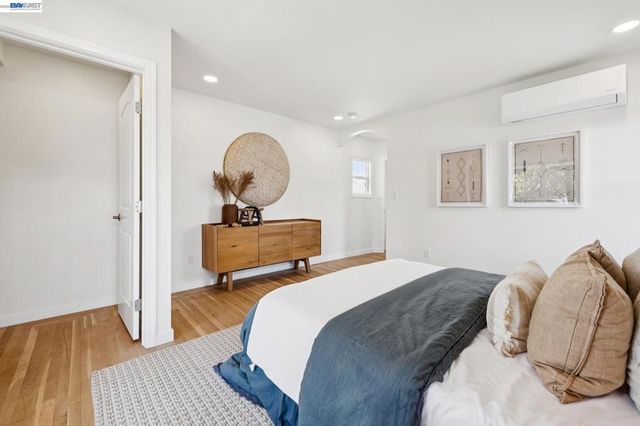 2713 Calhoun Street, Alameda, CA 94501