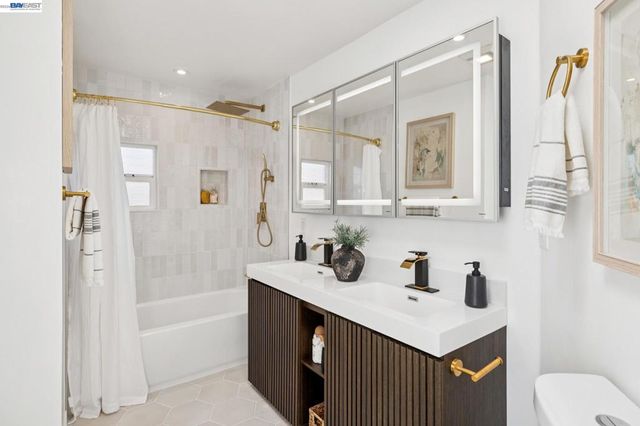 2713 Calhoun Street, Alameda, CA 94501