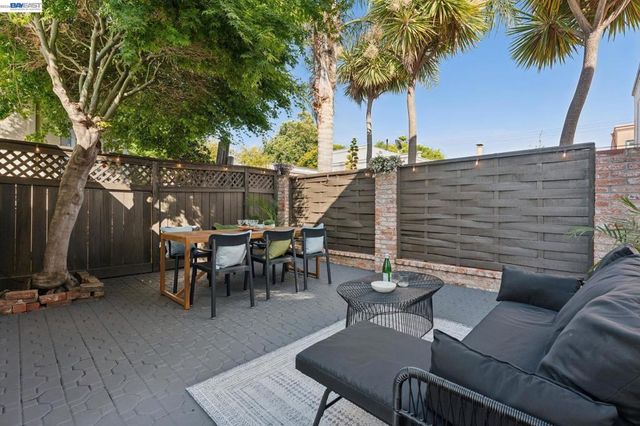 2713 Calhoun Street, Alameda, CA 94501
