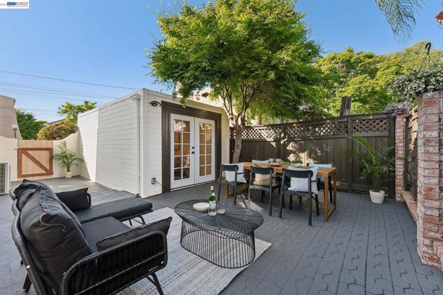 2713 Calhoun Street, Alameda, CA 94501
