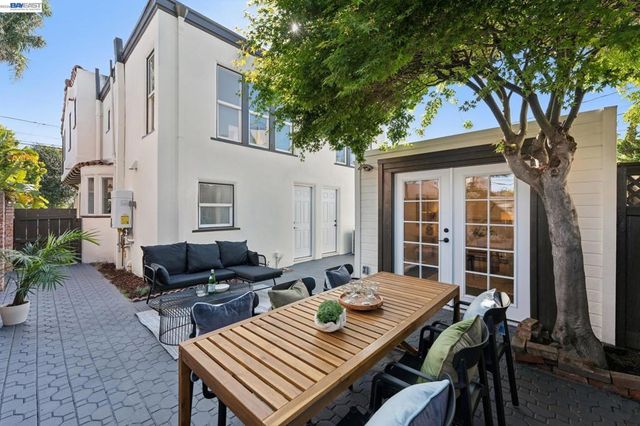 2713 Calhoun Street, Alameda, CA 94501