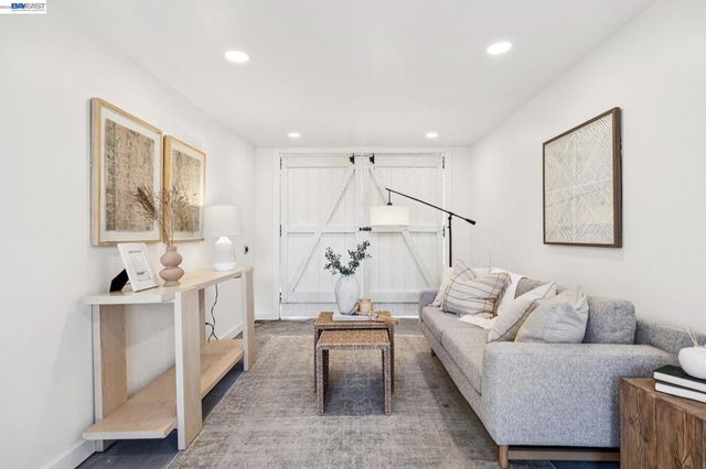 2713 Calhoun Street, Alameda, CA 94501