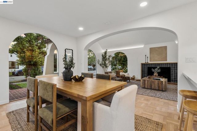 2713 Calhoun Street, Alameda, CA 94501