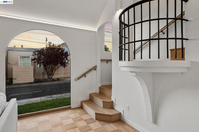 2713 Calhoun Street, Alameda, CA 94501