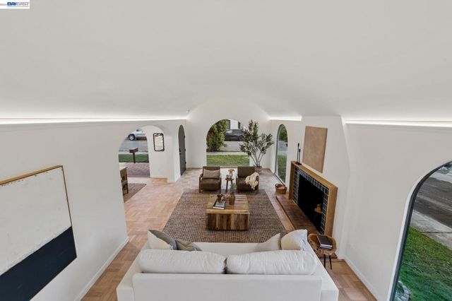 2713 Calhoun Street, Alameda, CA 94501