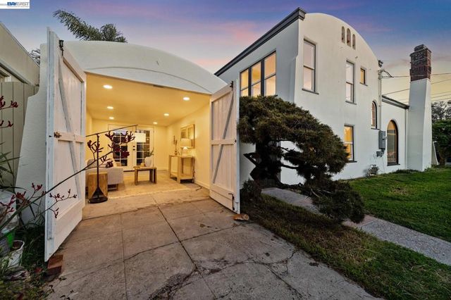 2713 Calhoun Street, Alameda, CA 94501