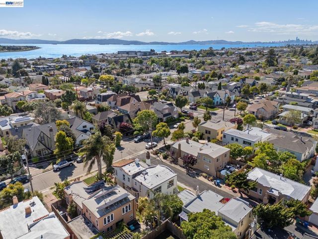2713 Calhoun Street, Alameda, CA 94501