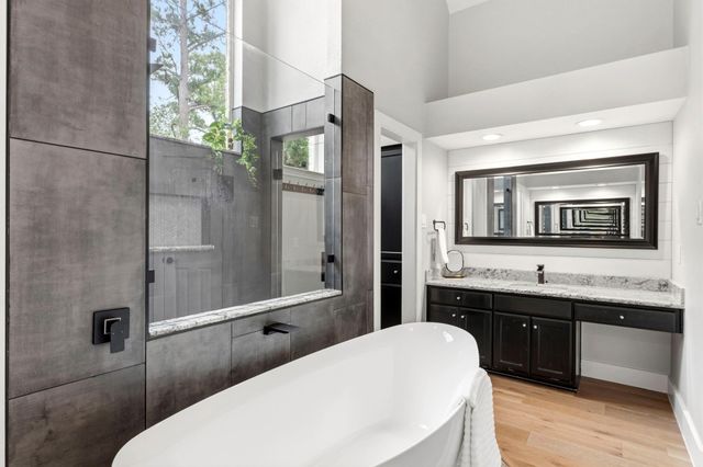 9 Claridge Court, Conroe, TX 77304