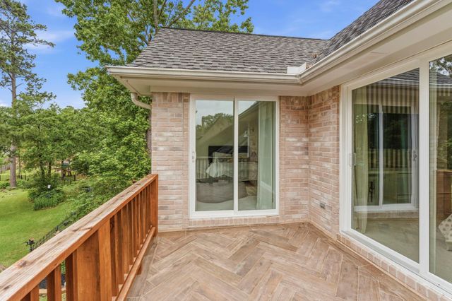 9 Claridge Court, Conroe, TX 77304