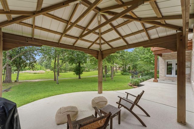 9 Claridge Court, Conroe, TX 77304