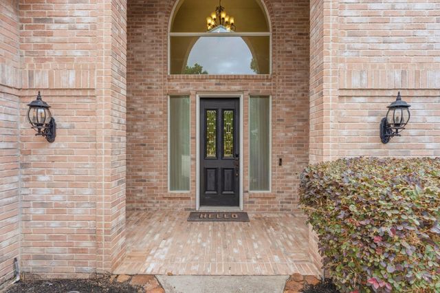 9 Claridge Court, Conroe, TX 77304