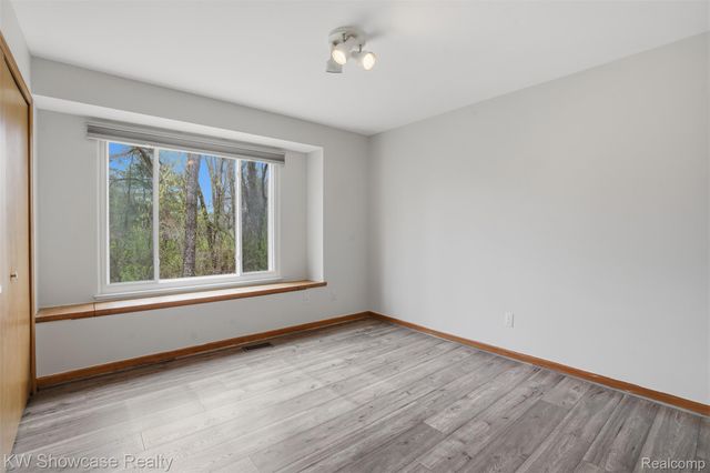 9842 Cedar Island Road, White Lake Charter Township, MI 48386