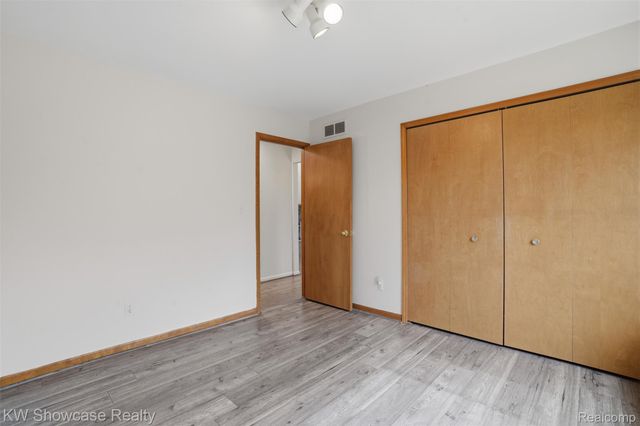 9842 Cedar Island Road, White Lake Charter Township, MI 48386