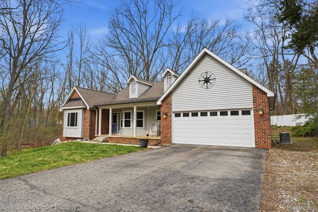 9842 Cedar Island Road, White Lake Charter Township, MI 48386