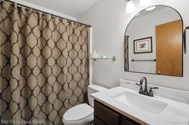 9842 Cedar Island Road, White Lake Charter Township, MI 48386