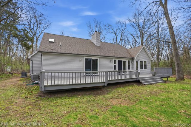 9842 Cedar Island Road, White Lake Charter Township, MI 48386