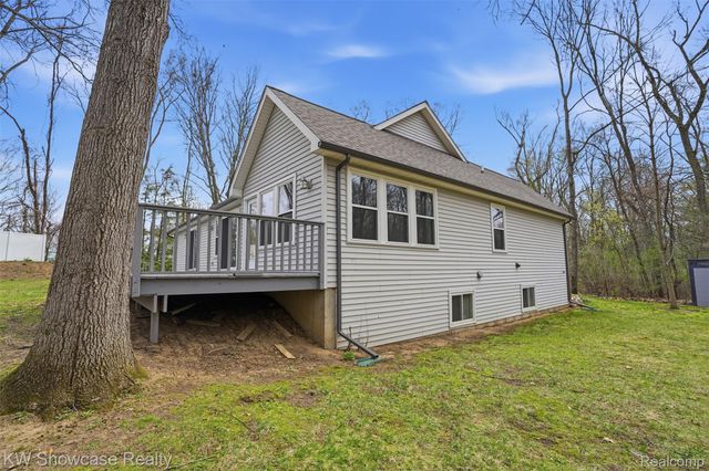 9842 Cedar Island Road, White Lake Charter Township, MI 48386