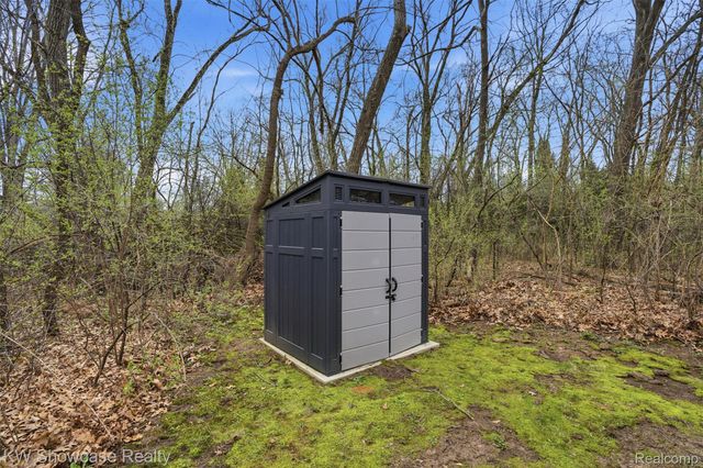 9842 Cedar Island Road, White Lake Charter Township, MI 48386