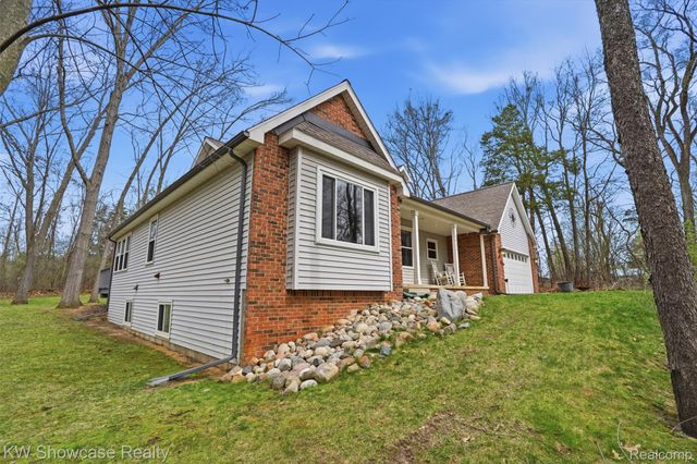 9842 Cedar Island Road, White Lake Charter Township, MI 48386