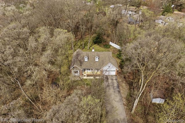 9842 Cedar Island Road, White Lake Charter Township, MI 48386