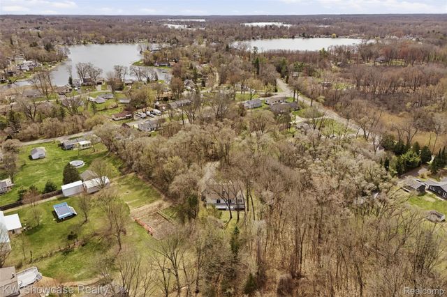 9842 Cedar Island Road, White Lake Charter Township, MI 48386