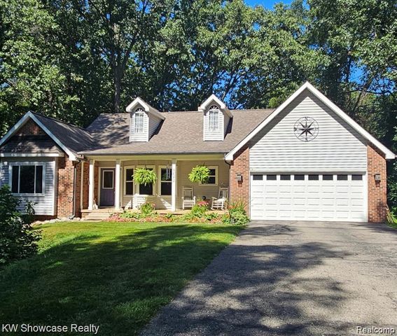 9842 Cedar Island Road, White Lake Charter Township, MI 48386