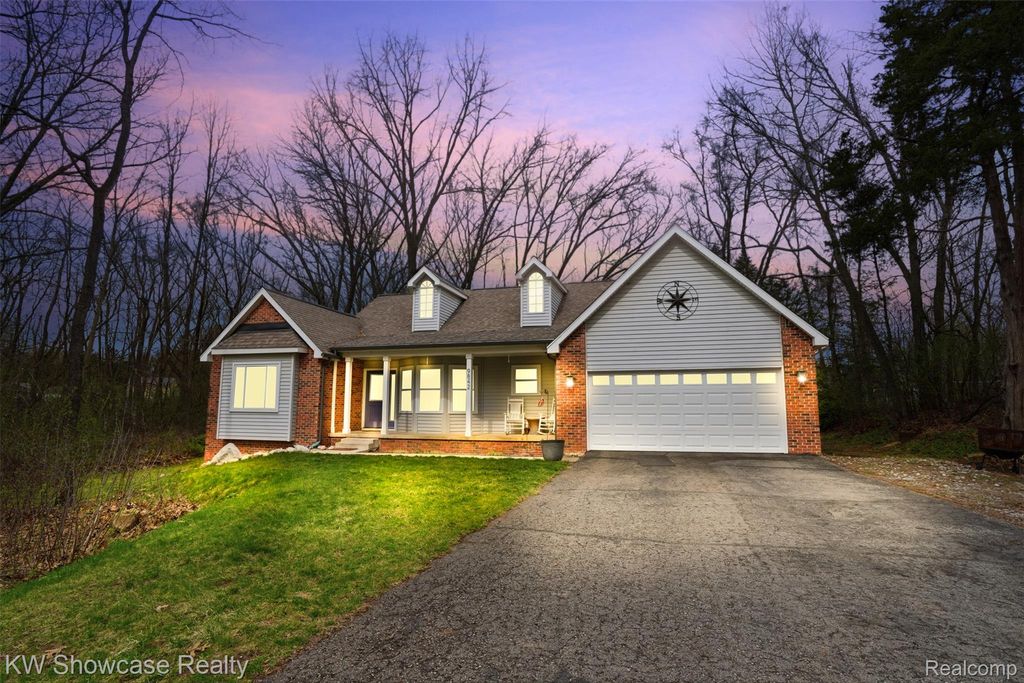 9842 Cedar Island Road, White Lake Charter Township, MI 48386
