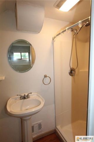 39 Stony Road, Edison, NJ 08817