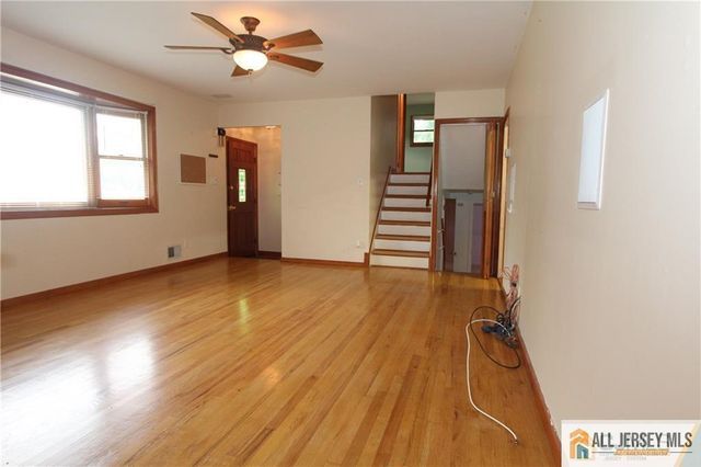39 Stony Road, Edison, NJ 08817