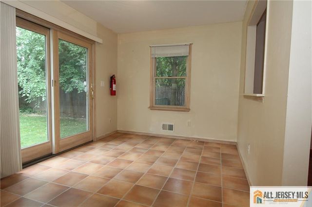 39 Stony Road, Edison, NJ 08817