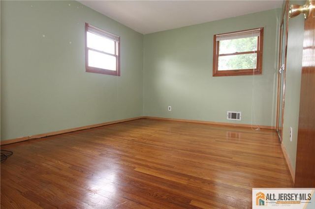 39 Stony Road, Edison, NJ 08817