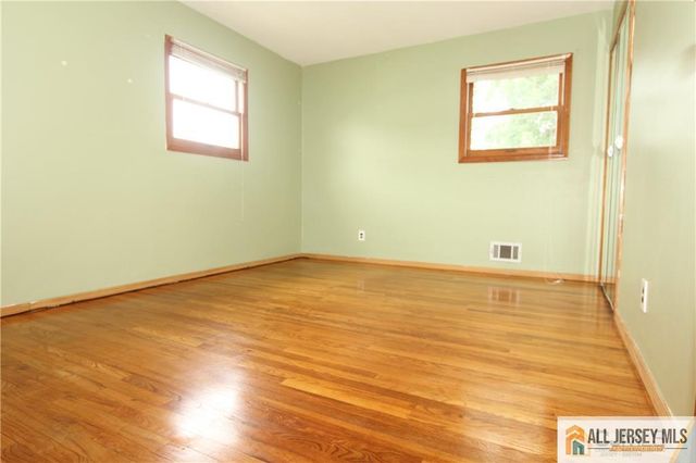 39 Stony Road, Edison, NJ 08817