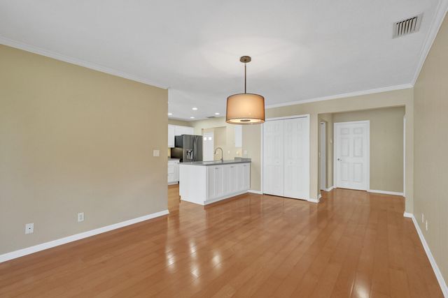 901 NE Town Terrace, Jensen Beach, FL 34957