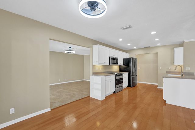 901 NE Town Terrace, Jensen Beach, FL 34957