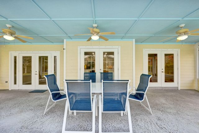 901 NE Town Terrace, Jensen Beach, FL 34957