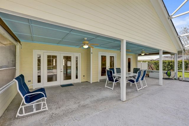 901 NE Town Terrace, Jensen Beach, FL 34957