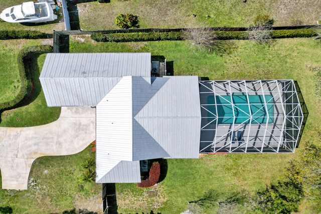 901 NE Town Terrace, Jensen Beach, FL 34957