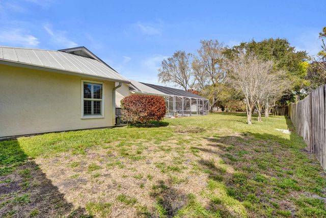 901 NE Town Terrace, Jensen Beach, FL 34957