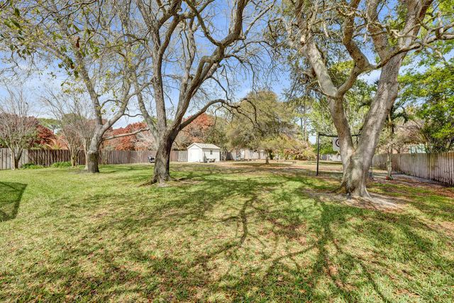 901 NE Town Terrace, Jensen Beach, FL 34957