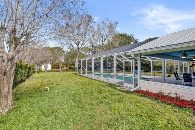 901 NE Town Terrace, Jensen Beach, FL 34957